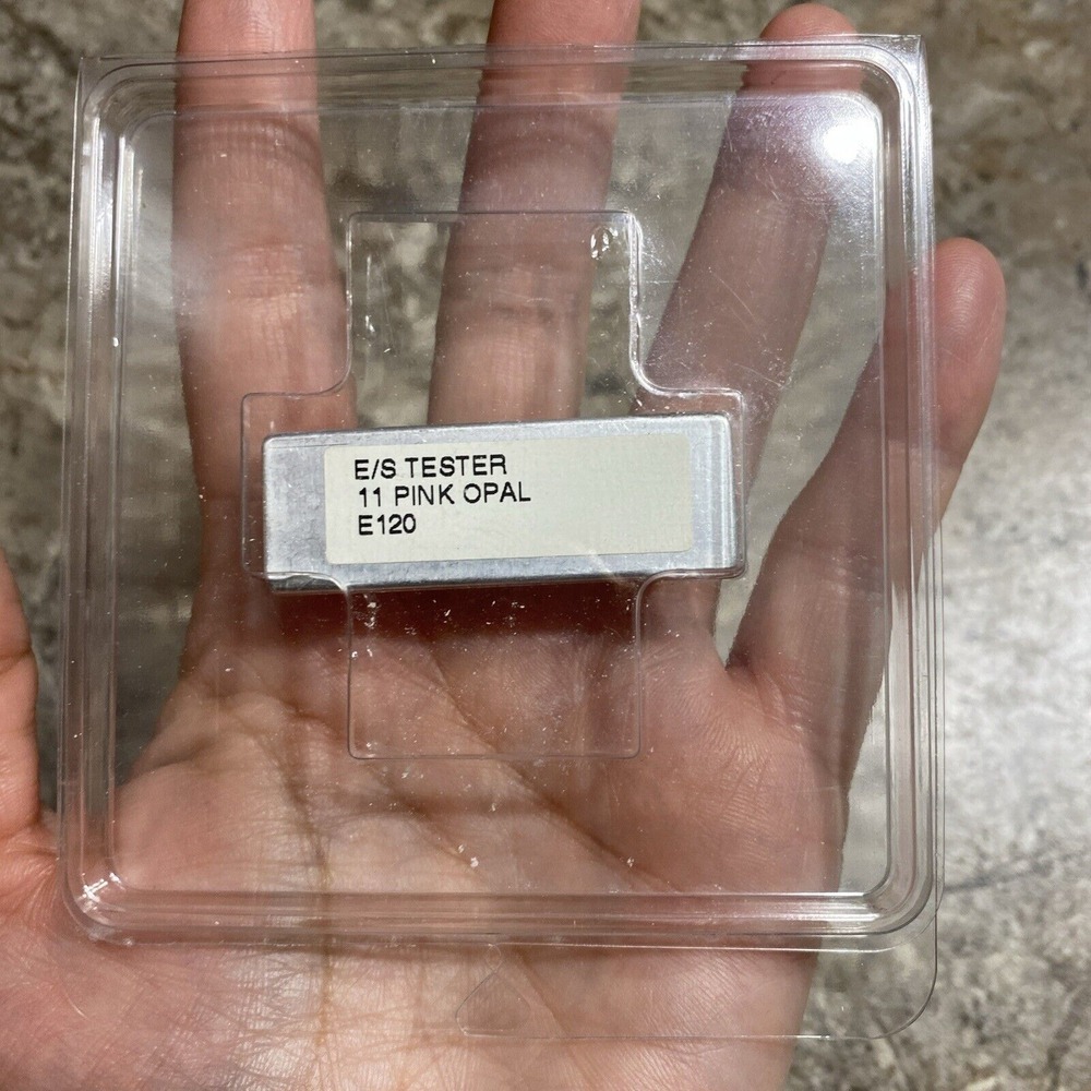 Calvin‎ Klein Eyeshadow Single Refill In Shade 11 Pink Opal New Rare - Picture 2 of 3